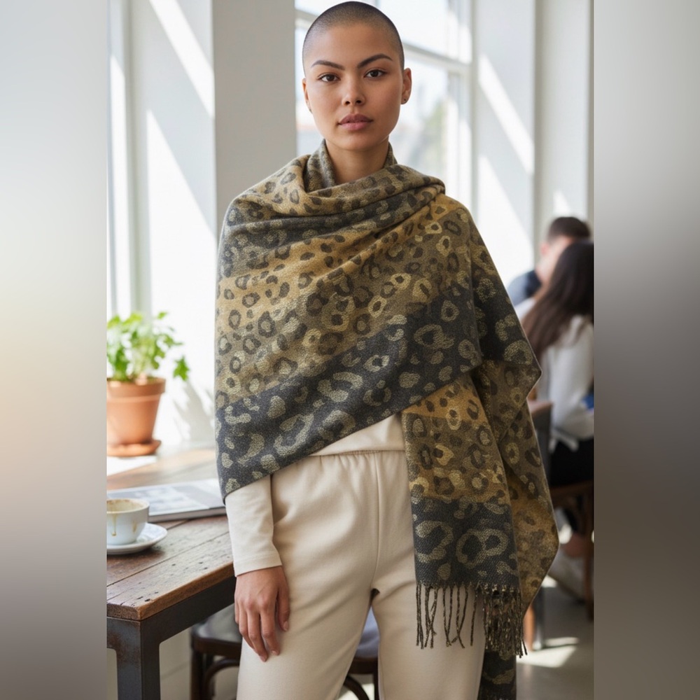 Chic Leopard Print Scarf - Black and Brown